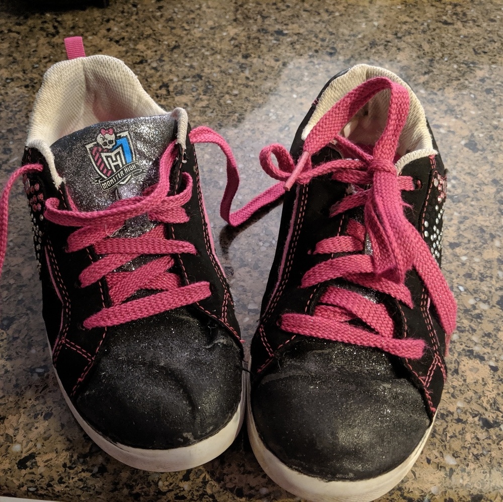 Girls Size 2 Monster High Sparkle Skater Sneakers